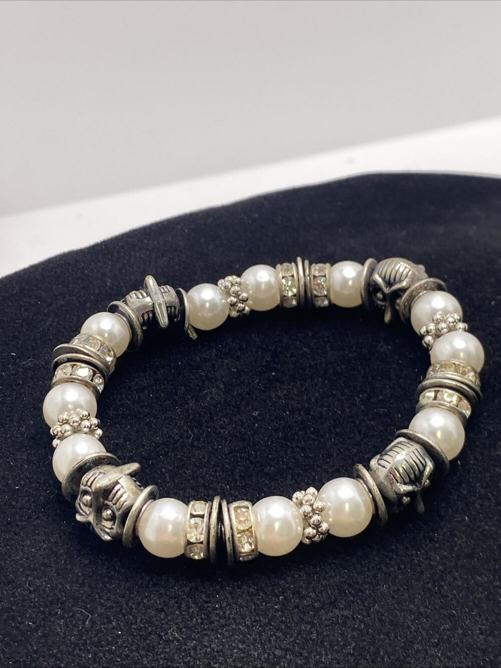 Womens Silver Tone Beadeds Tribal Style Bracelet
